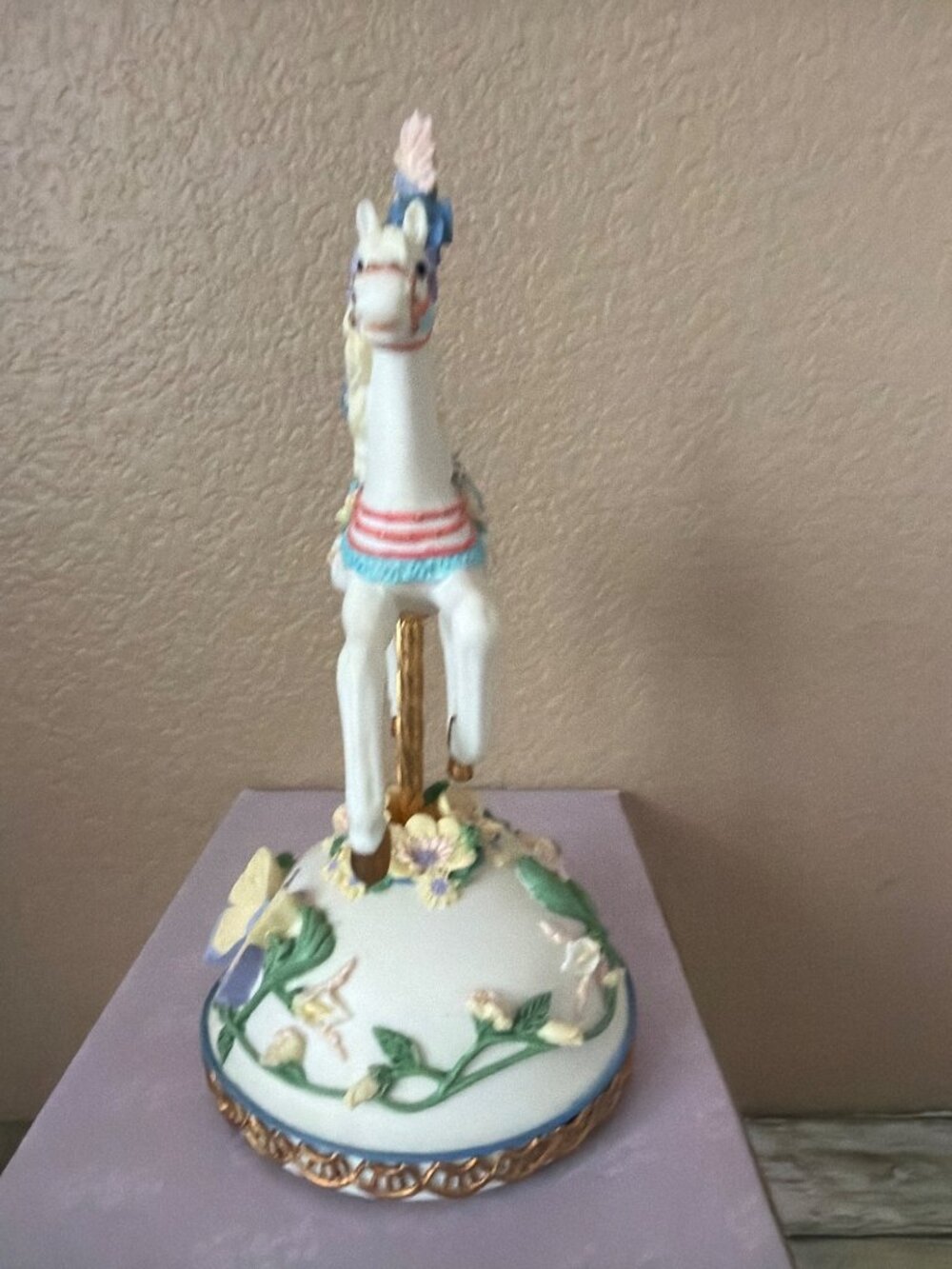 SFMB Spring Horse Carousel Music Box NIB Plays Younger Than Springtime 4" - Picture 11 of 17